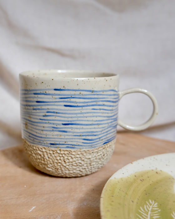 Latte waves cup