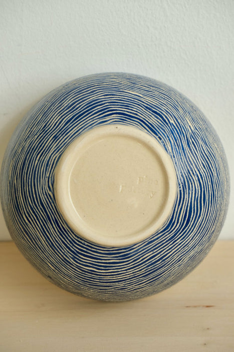 Deep Blue bowl – underside with unglazed foot ring