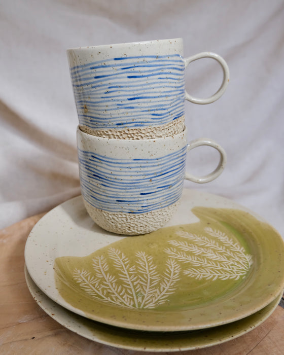 Latte waves cup